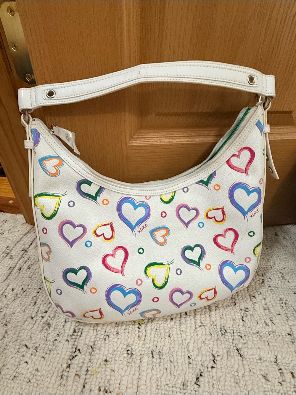 XOXO White Shoulder Bag with Colorful Heart Print - Picture 5 of 9